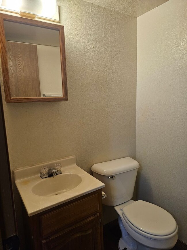 Building Photo - 51 Cedar Creek Ct