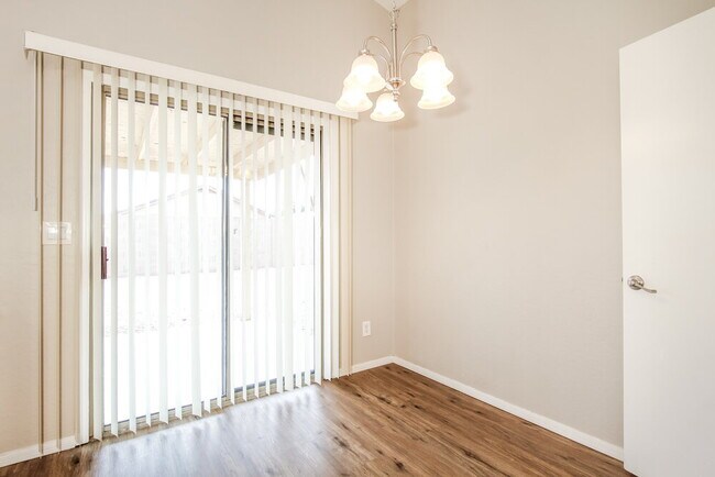 Foto del edificio - 14841 W Redfield Rd