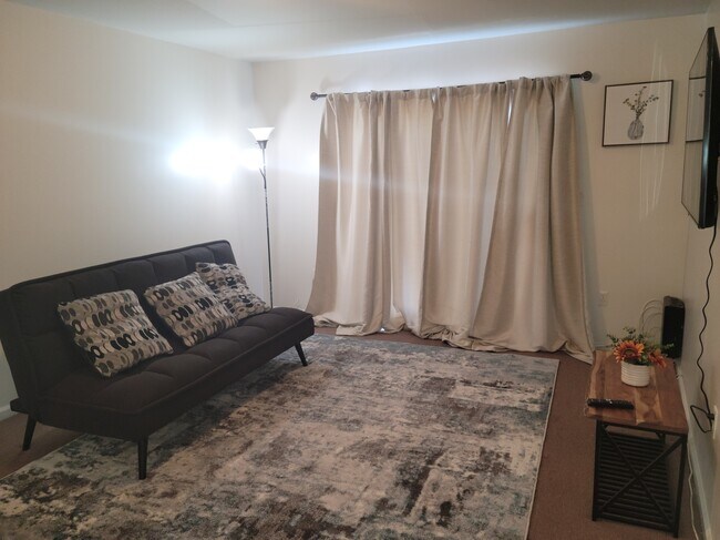 Building Photo - 170 Scheerer Ave