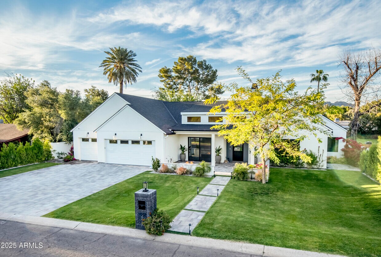 Foto principal - 2912 E Pierson St
