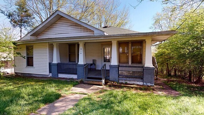 Building Photo - 614 Farragut Ave