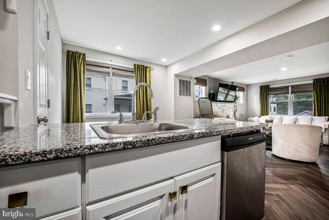 Foto del edificio - 6106 Clay St NE