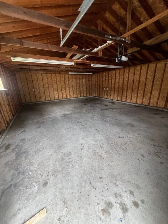 Foto del edificio - 3 Bed - 1 Bath House for Rent in Cedar Fal...