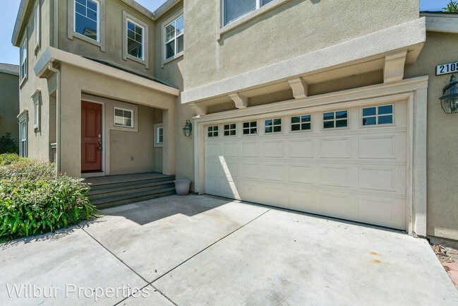 Building Photo - 4 br, 2.5 bath House - 2105 Myrtle Place