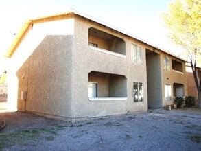 Building Photo - 2765 Twistingbow Ln