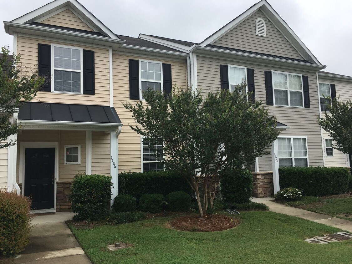 Primary Photo - Great Townhouse in South Durham Available:...