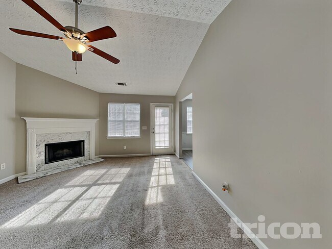 Building Photo - 160 Brighton Dr