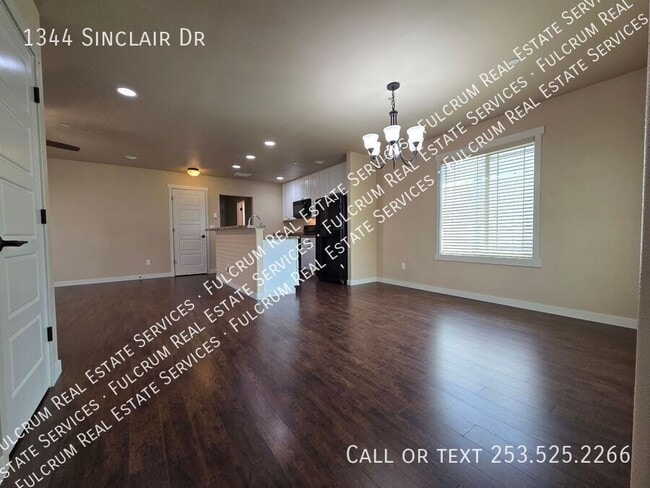 Building Photo - 1344 Sinclair Dr