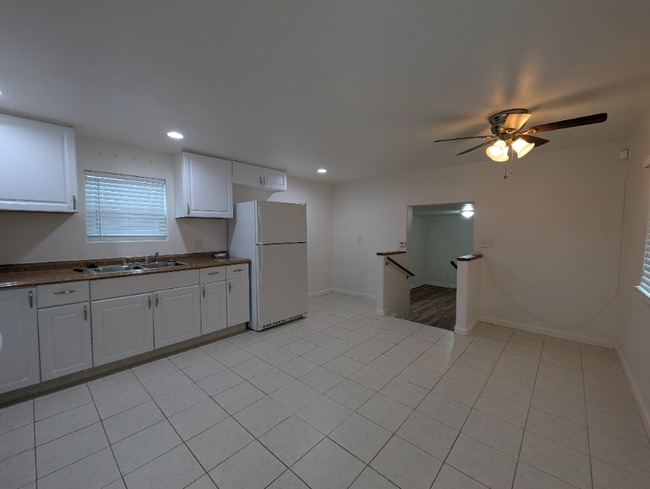 Building Photo - 4980 Lincoln Blvd