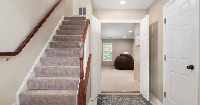 Foto del edificio - 1028 Meandering Way