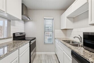 Building Photo - 4039 Cole Ave