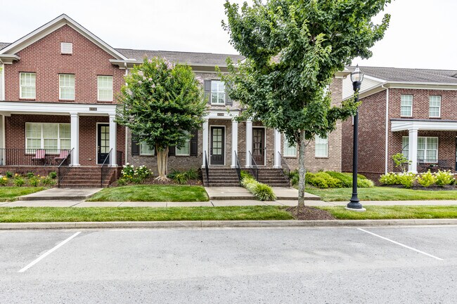 Building Photo - 2330 Clare Park Dr
