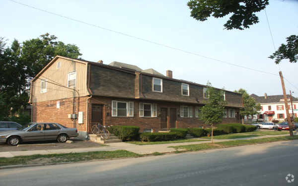 Foto del edificio - 1550 Neil Ave