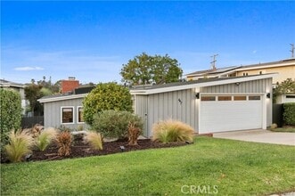 Building Photo - 447 Avenue E