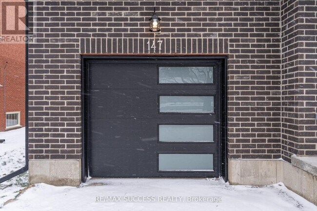 Photo du bâtiment - 147 Siebert Ave