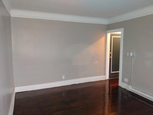 Building Photo - 15395 Linwood St