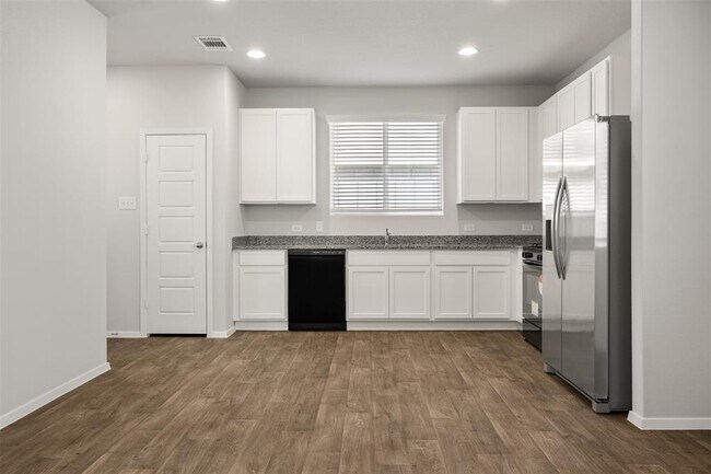 Foto del edificio - 160 Backwater Rd