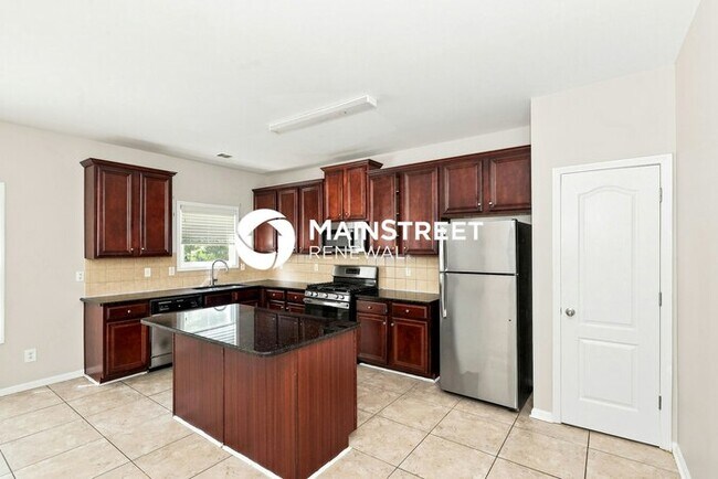 Building Photo - 4 Bedroom Pet-Friendly Home in Atlanta, GA with Main Street Renewal