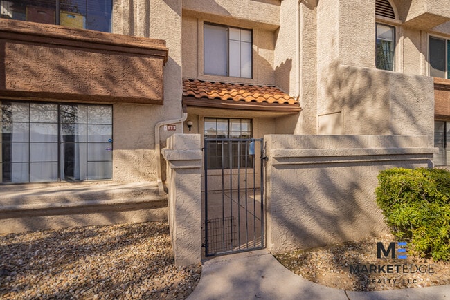Building Photo - 2Bed/2Bath Home at Alma School/Southern! J...