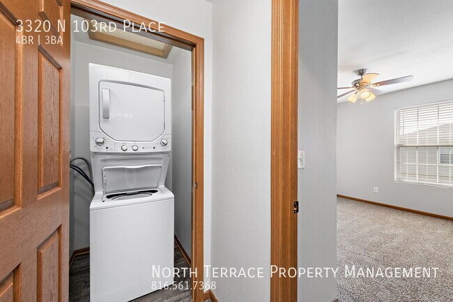 Building Photo - Updated 4BR 2.5BATH Townhouse in Kansas Ci...