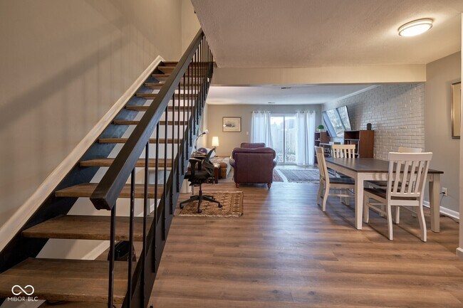 Foto del edificio - 7458 Countrybrook Dr