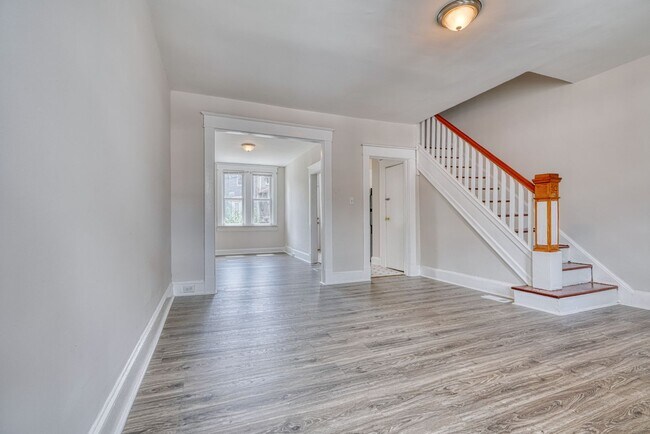 Building Photo - 2653 Lauretta Ave