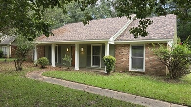 Building Photo - 405 Brentwood Dr