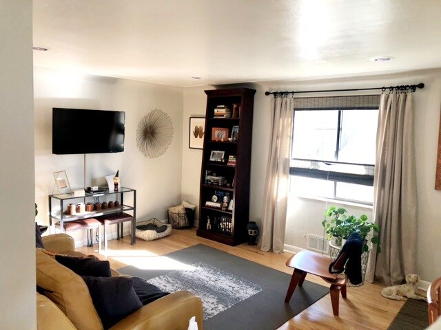 Foto del edificio - 2074 S Pearl St