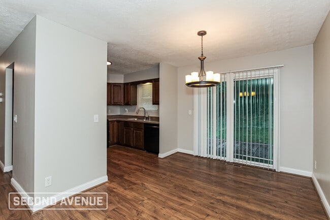 Building Photo - 4384 Mt Alverno Rd