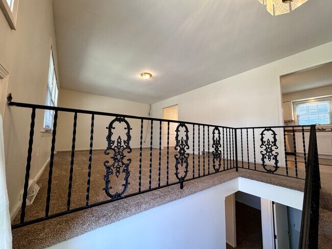 Foto del edificio - Beautiful House in Tates Creek! 4 BR, 2.5 ...