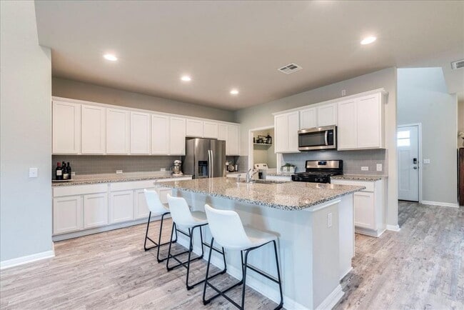 Building Photo - 125 Groesbeck Ln