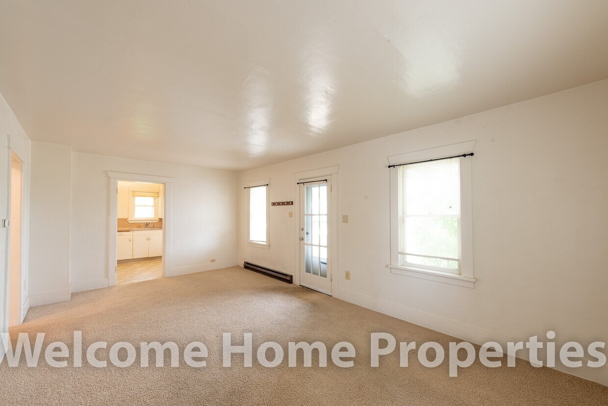 Primary Photo - Cozy 2 Bedroom Apartment Close to WWU