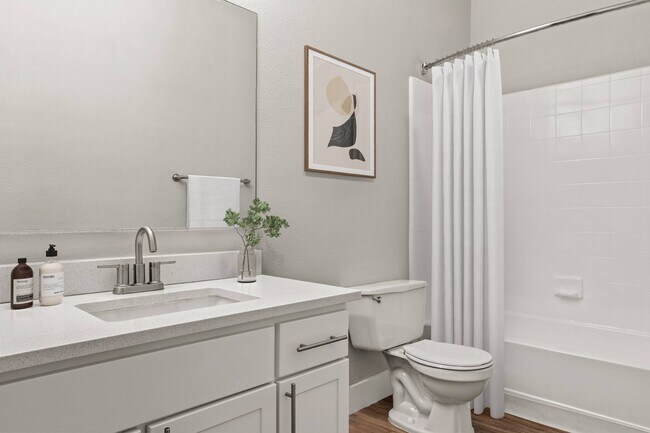 Foto del edificio - Finisterra Apartment Homes