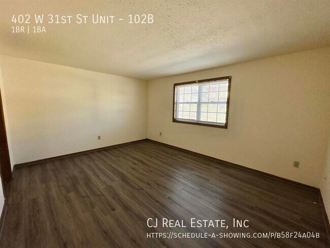 Building Photo - 402 W 31st St