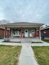 Building Photo - 2227 Quincy Ave