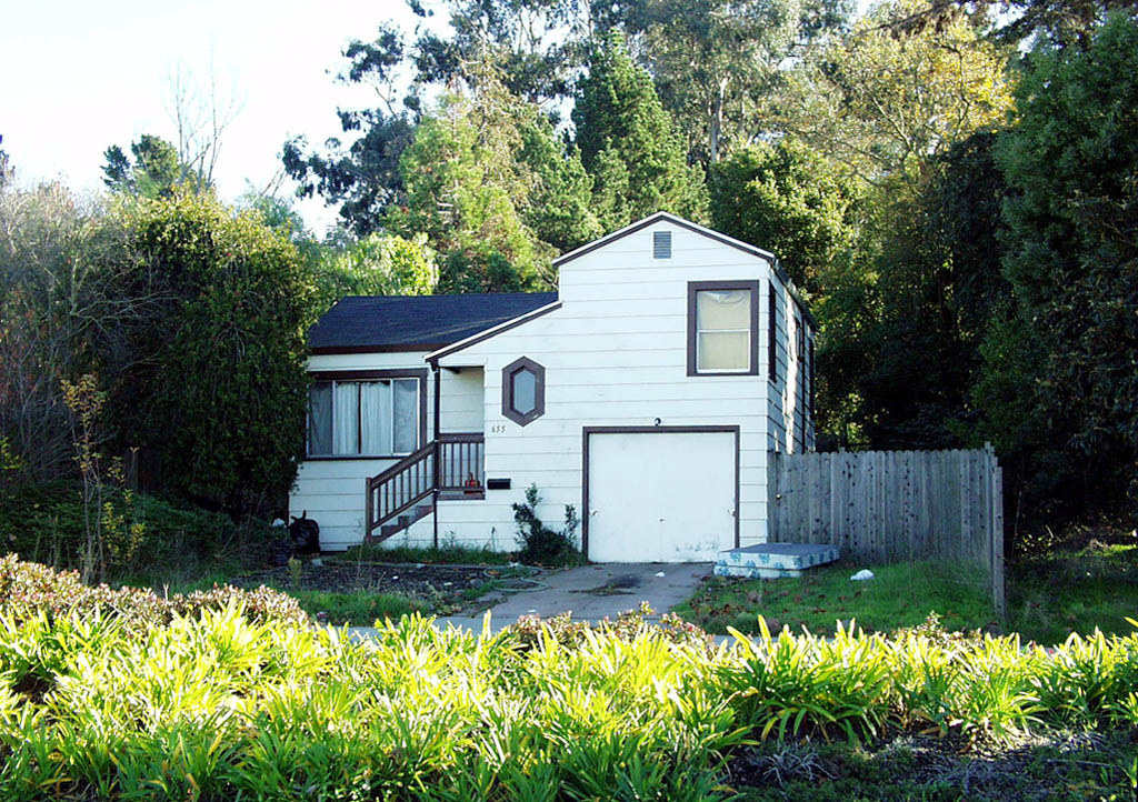 Building Photo - Multi-Family