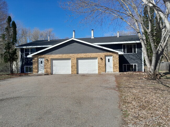 Foto del edificio - 15423 Trillium Cir