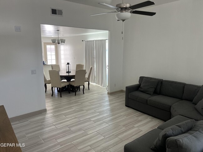 Foto del edificio - 13067 Grantham Ln