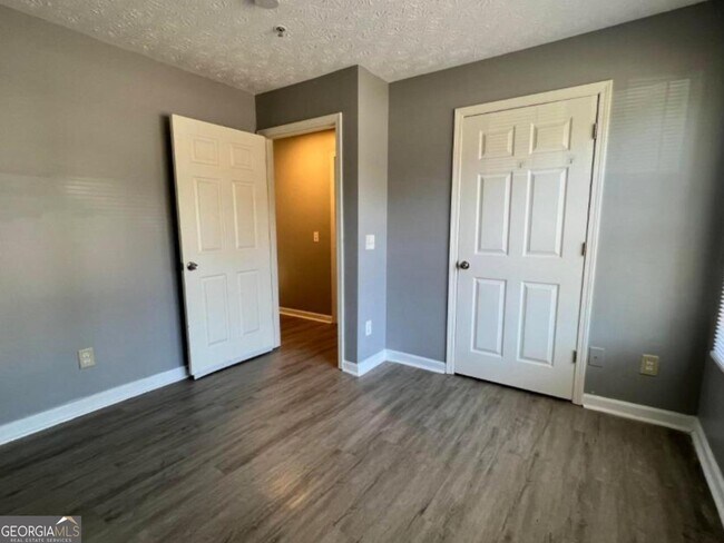 Building Photo - 13204 Fairington Dr