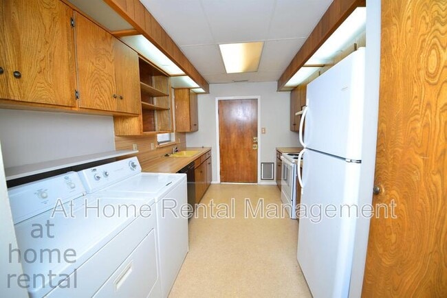 Building Photo - 1501 S Madison Ave