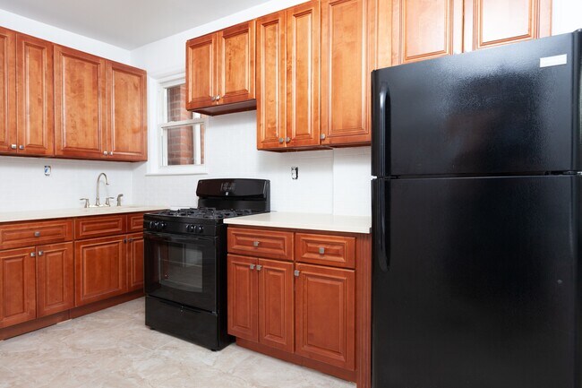 Foto del edificio - 104-53-10438 38th Ave