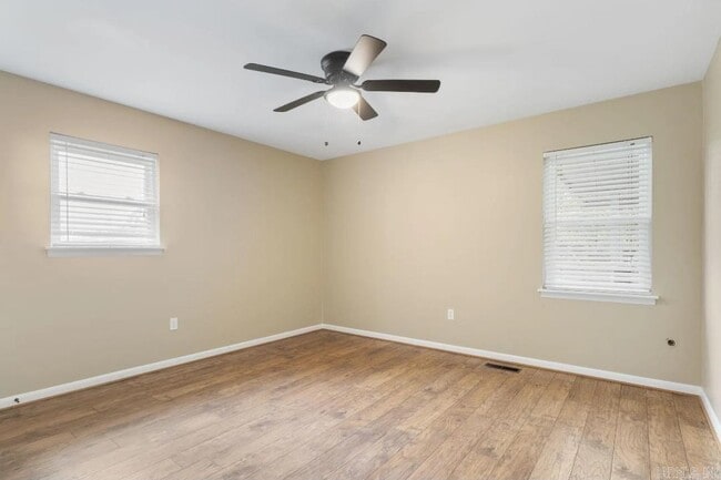 Building Photo - 3017 Delmar Ave