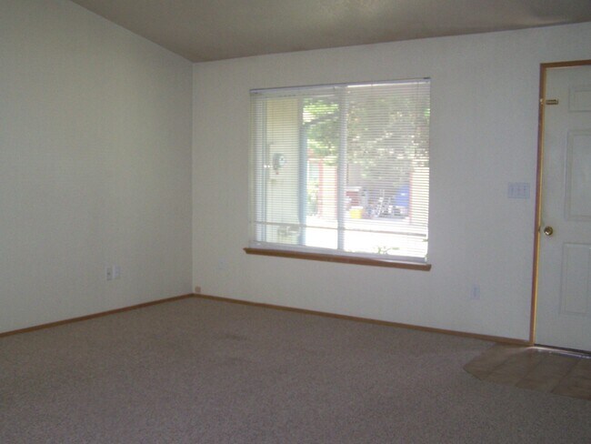 Building Photo - 72 E Pine Park Ln
