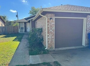 Building Photo - 805 Lexington Rd