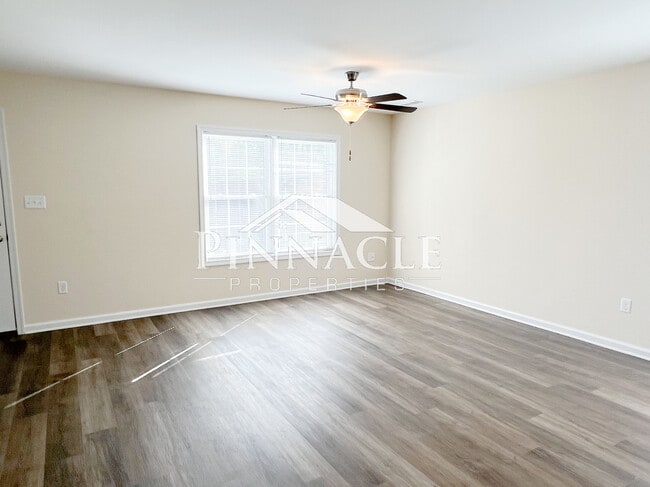 Building Photo - 2325 Tazewell Ave