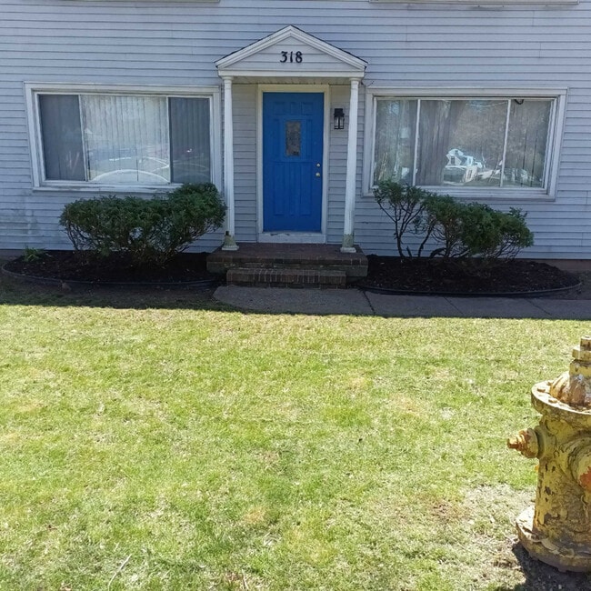Building Photo - 318 E Linden Ave