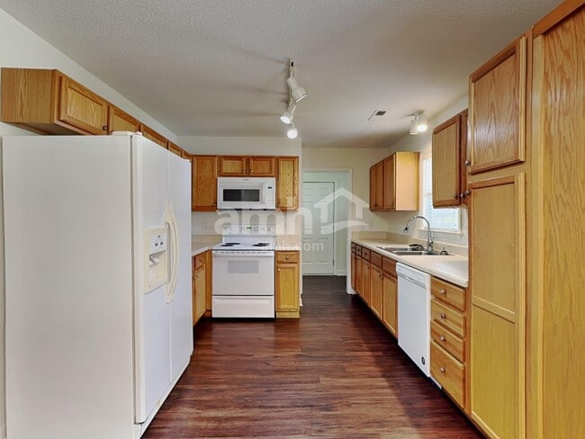 Building Photo - 1629 Hawkcrest Ln