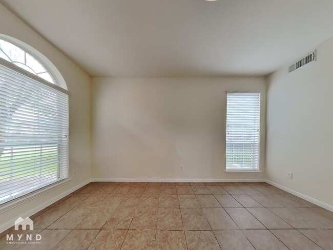 Building Photo - 7711 Summer Shore Dr