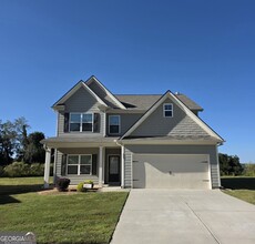 Building Photo - 653 Skye Dr