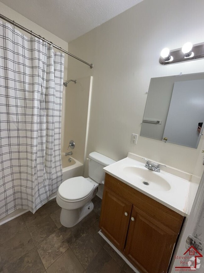 Building Photo - 157 Bybee Woods Dr